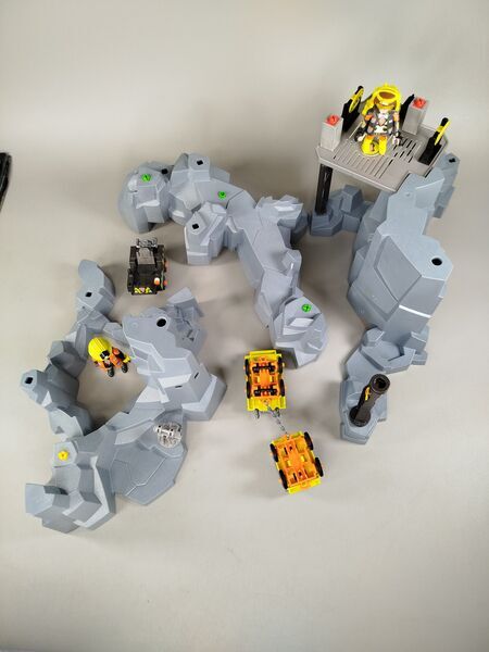 Playmobil Dino Rise Playset 70925 70929e | mehrfarbig, image 1 of 4