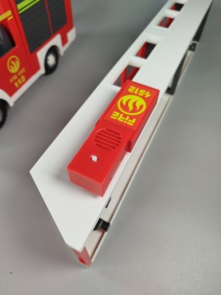 Playmobil Feuerwehrset mit Station, 2 Fahrzeugen and Zubehör | multicolored 2