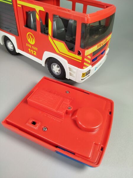 Playmobil Feuerwehrset mit Station, 2 Fahrzeugen and Zubehör | multicolored 5