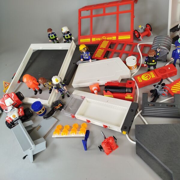 Playmobil Feuerwehrstation 4512 – Set mit Figuren & Fahrzeugen | mehrfarbig 5