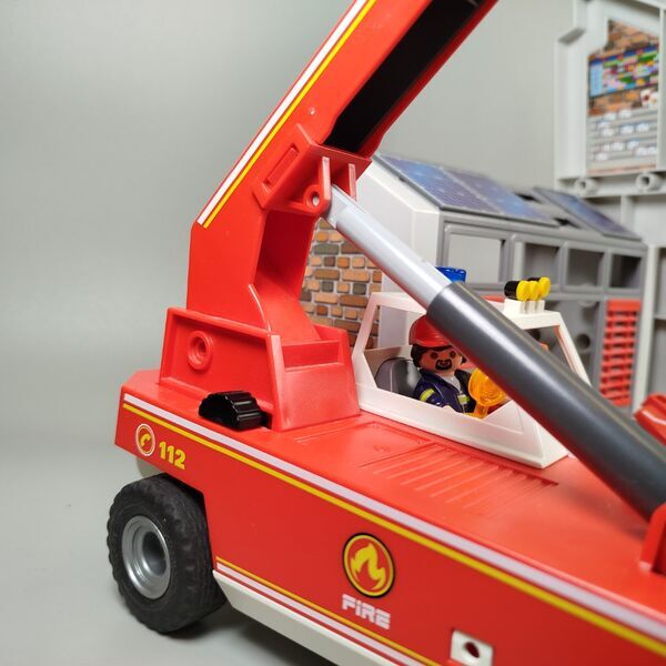 Playmobil Feuerwehrstation 9462 - Set mit Fahrzeugen and Figuren | multicolored 3