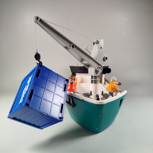 Playmobil Frachtschiff mit Figuren and Zubehör | multicolored 2