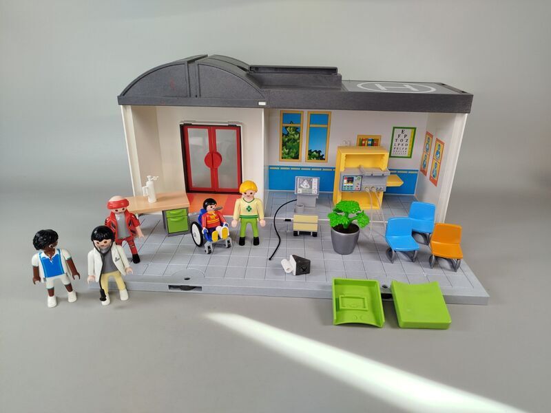 Playmobil Mitnehm-Krankenhaus 5953 - Set mit Figuren & Zubehör | mehrfarbig 4
