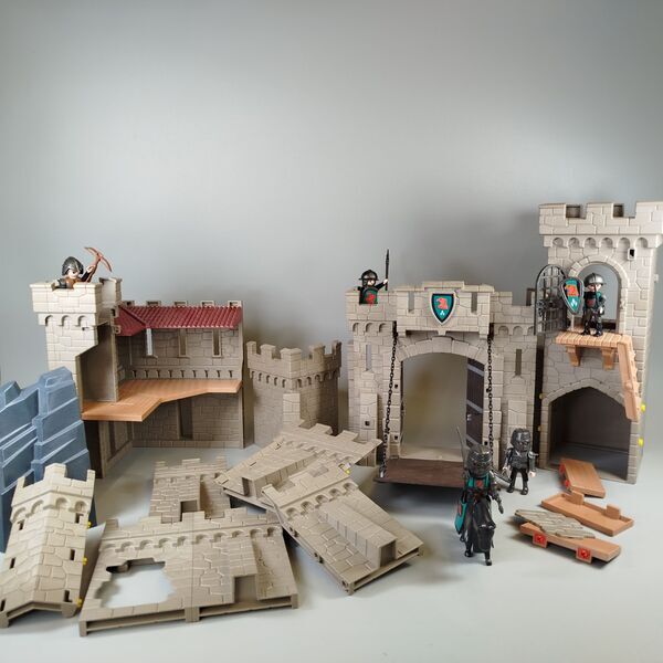Playmobil Ritterburg Set - Mittelalterlich mit Rittern und Pferd | mehrfarbig 1