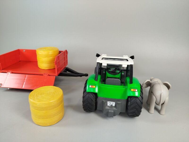 Playmobil Traktor mit Anhänger, Heuballen und Babyelefant | mehrfarbig 3