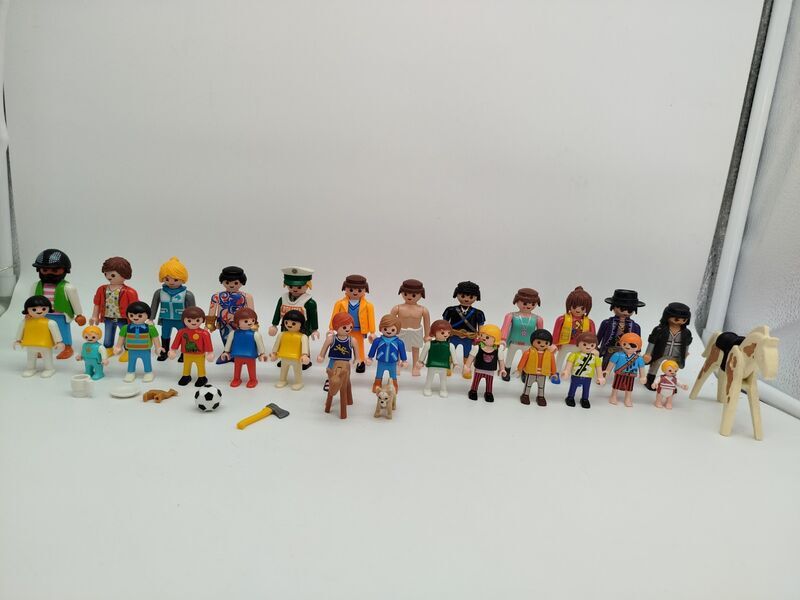 Playmobil Set von 26 Figuren & Zubehör | mehrfarbig 1