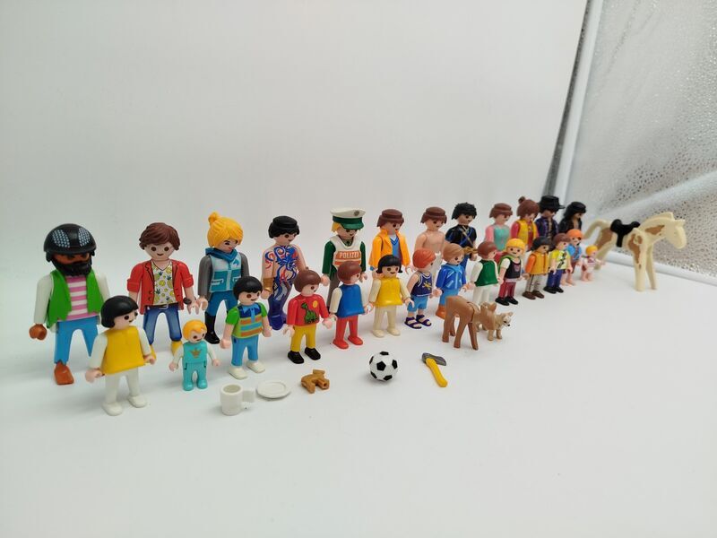 Playmobil Set von 26 Figuren & Zubehör | mehrfarbig 3