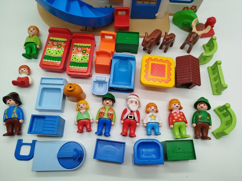 Playmobil Weihnachtswohnhaus mit Figuren & Zubehör | multicolored 2