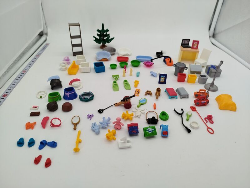 Playmobil Zubehör Set – Miniaturmöbel und Accessoires | mehrfarbig 2