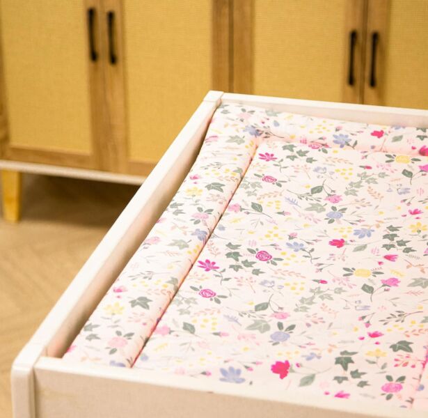 Red Kite rose & Ivy changing mat | pink, image 1 of 3