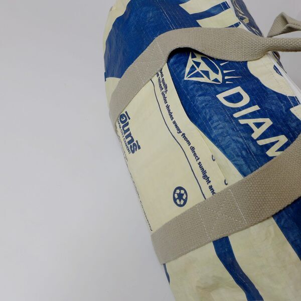 REFISHED - Tasche SPORTY BAG #CEMENT beige-blau | Größe XL | mit Bommeln 2