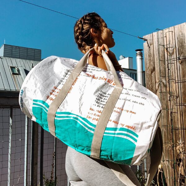 REFISHED - Tasche SPORTY BAG #FISH weiß | Größe S 2