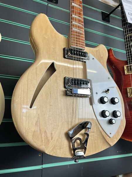 Rickenbacker 360 Mapleglo 2005 Semi-Hollow Electric Guitar | Original, image 3 of 5