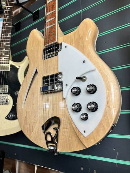 Rickenbacker 360 Mapleglo 2005 Semi-Hollow Electric Guitar | Original, image 5 of 5