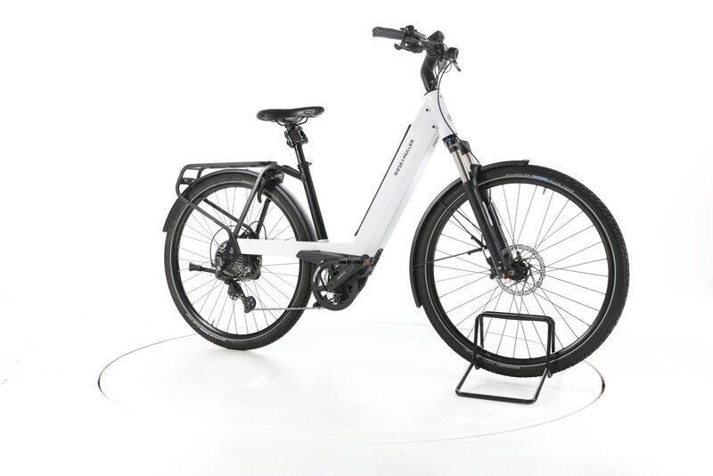 Riese & Müller Nevo touring 2022 | white | 28" | 49 cm | 500 - 3000 km, image 1 of 4