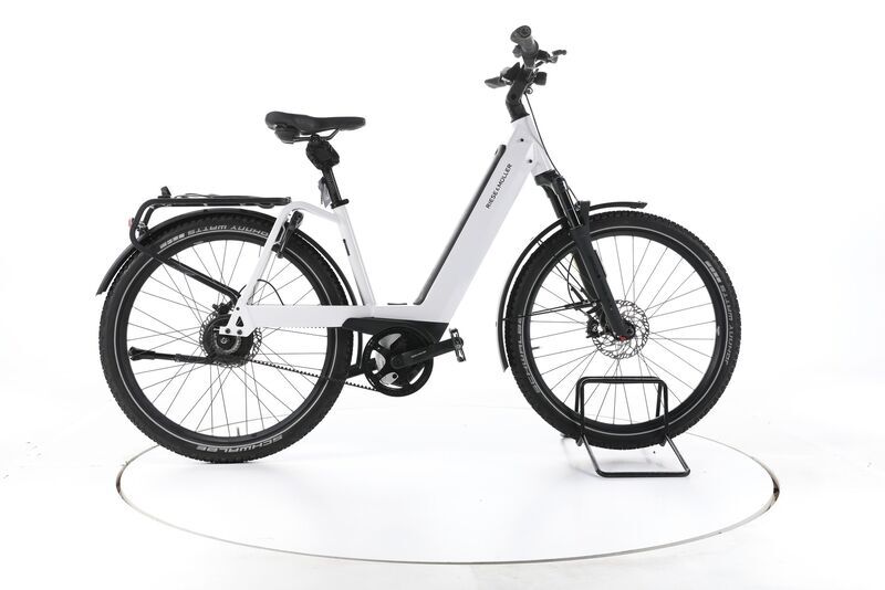 Riese & Müller Nevo4 GT vario 2023 | white | 27,5" | 47 cm | 500 - 3000 km, image 1 of 5