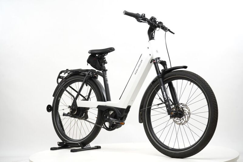 Riese & Müller Nevo3 GT Vario (2021) | Tiefeinsteiger | pure white | 27.5" | 49 cm | 2000 - 3000 km 2