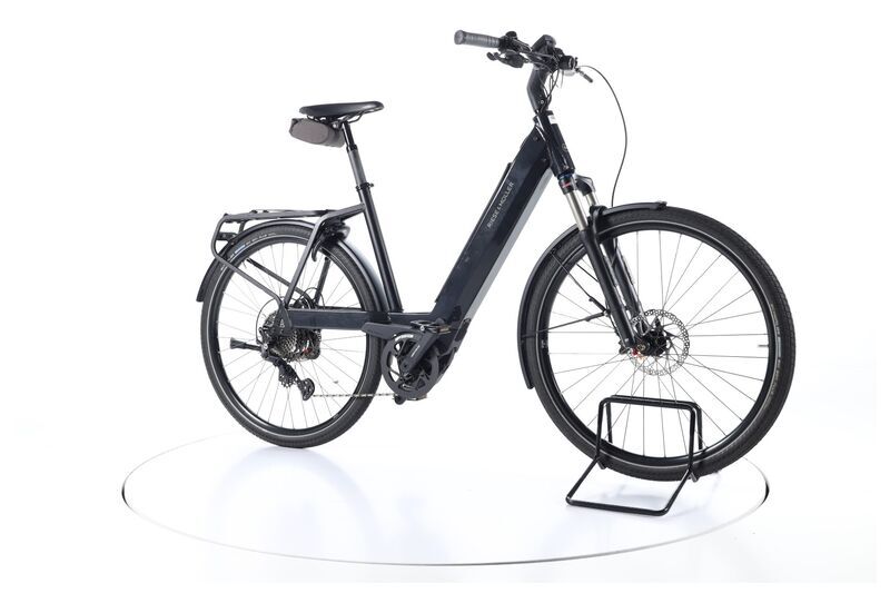 Riese & Müller Nevo Touring (2022) | Low Entry | black/anthracite | 28" | 57 cm | 500 - 1000 km 2