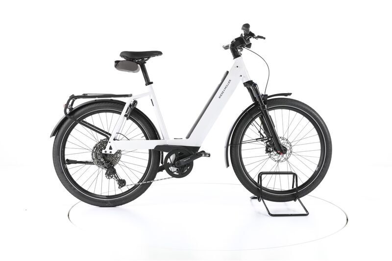 Riese & Müller Nevo4 GT Touring (2024) | Tiefeinsteiger | weiß | 27.5" | 43 cm | 100 - 500 km | 625 Wh 1