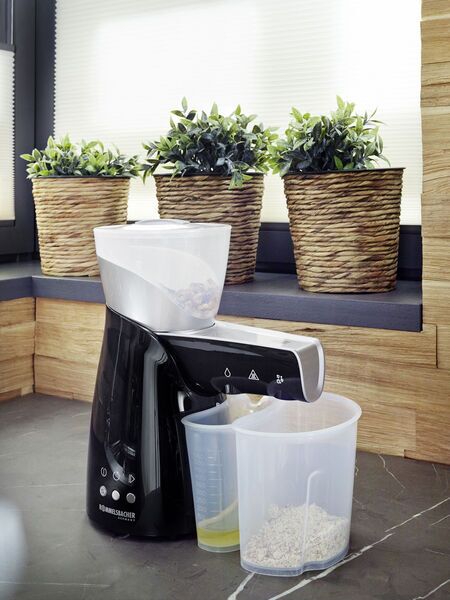 Rommelsbacher Oil press OP 700 Emilio | black/silver 4