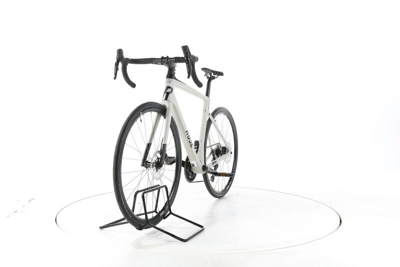 Rose Reveal 04 105 Di2 2022 | white | 28" | 57 cm 4