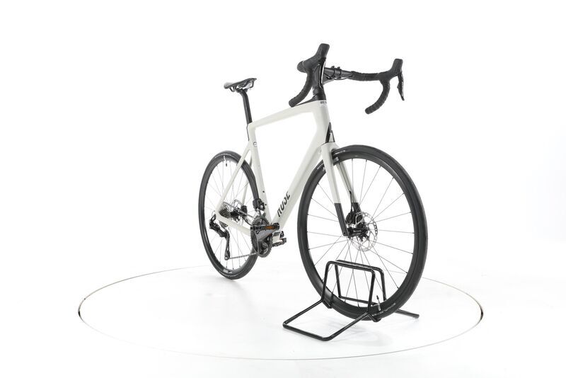 Rose Reveal 04 105 Di2 2025 | blanc | 28" | 61 cm 2