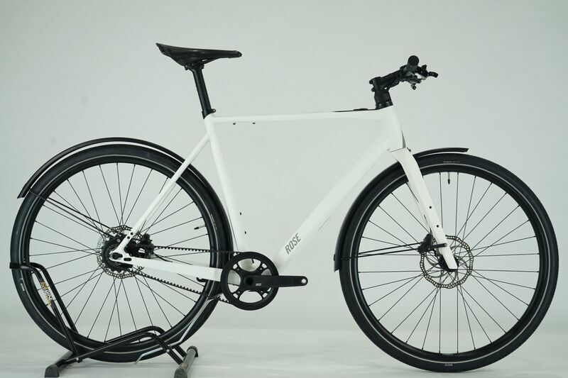 Rose Sneak Plus EQ (2023) | Diamant | weiß | 28" | 57 cm | 100 - 500 km 1