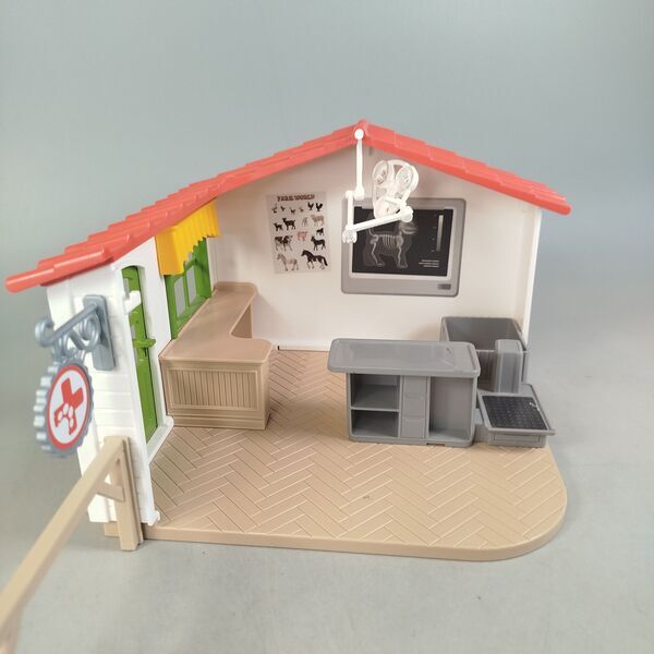 Schleich Bundle Bauernhof Stall, Silo & Tierarztpraxis mit Pferdefigurene | mehrfarbig, image 4 of 4