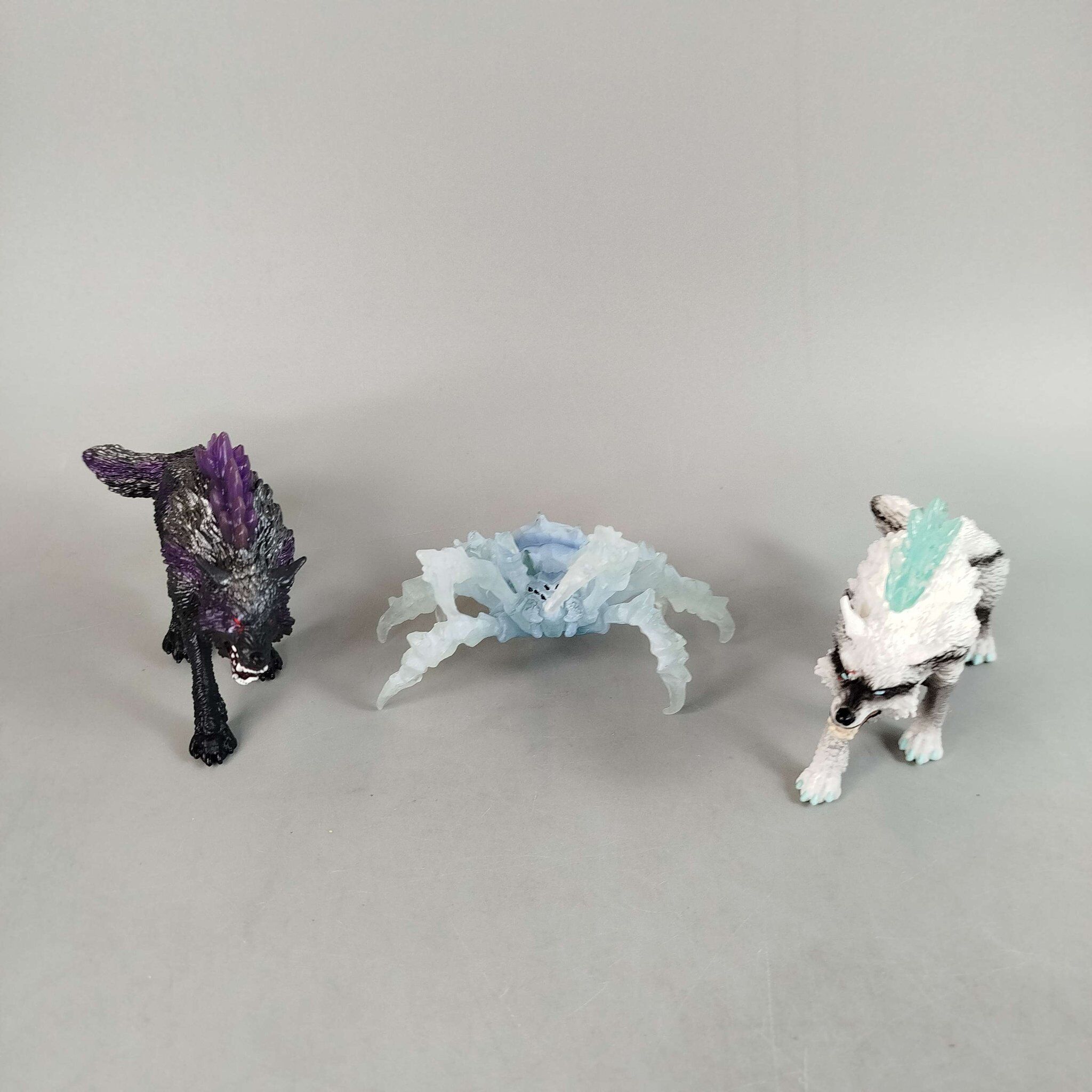 Schleich Bundle Eldrador Set von 3 Schattenwolf 42554, Schneewolf & Eisspinne Figuren