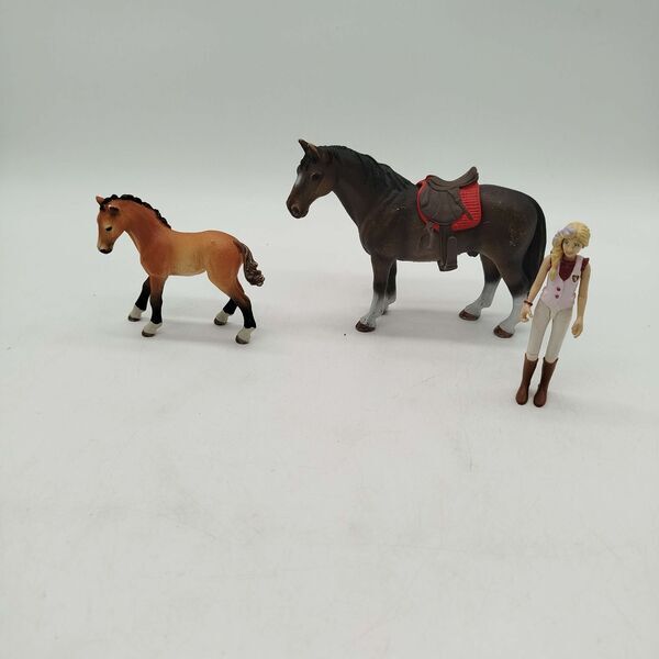 Schleich Bundle Pferde & Reiterin Set von 6 Pferdefiguren & Reiterine | mehrfarbig, image 2 of 2