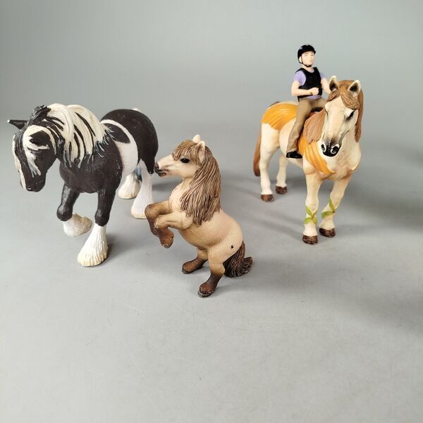 Schleich Bundle horses set of 7 13297 72117 rider | multicolored, image 1 of 2