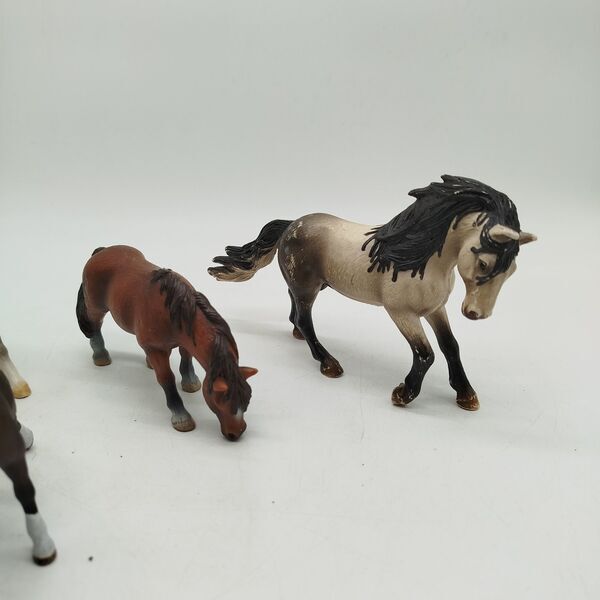 Schleich Bundle horses set von 8 figures & Reiterin | multicolored, image 2 of 3