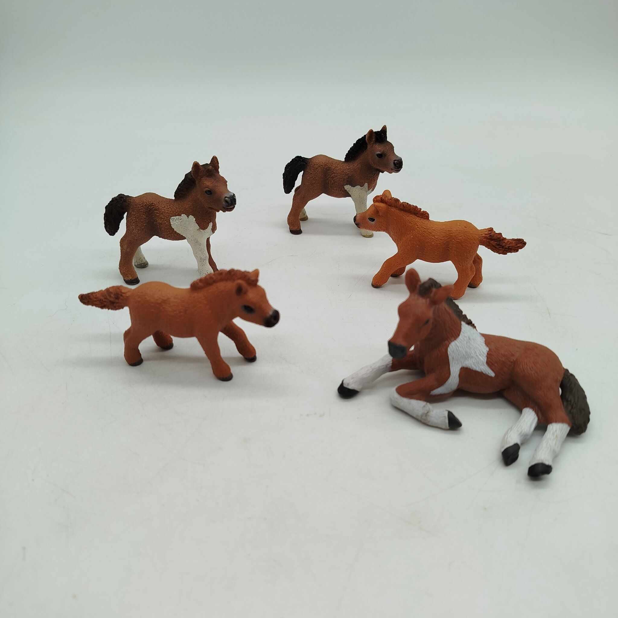 Schleich Bundle Pferdehof Fohlen, Mensch & Kiste