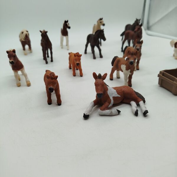 Schleich Bundle Horse farm foal, human & box | multicolored, image 5 of 5