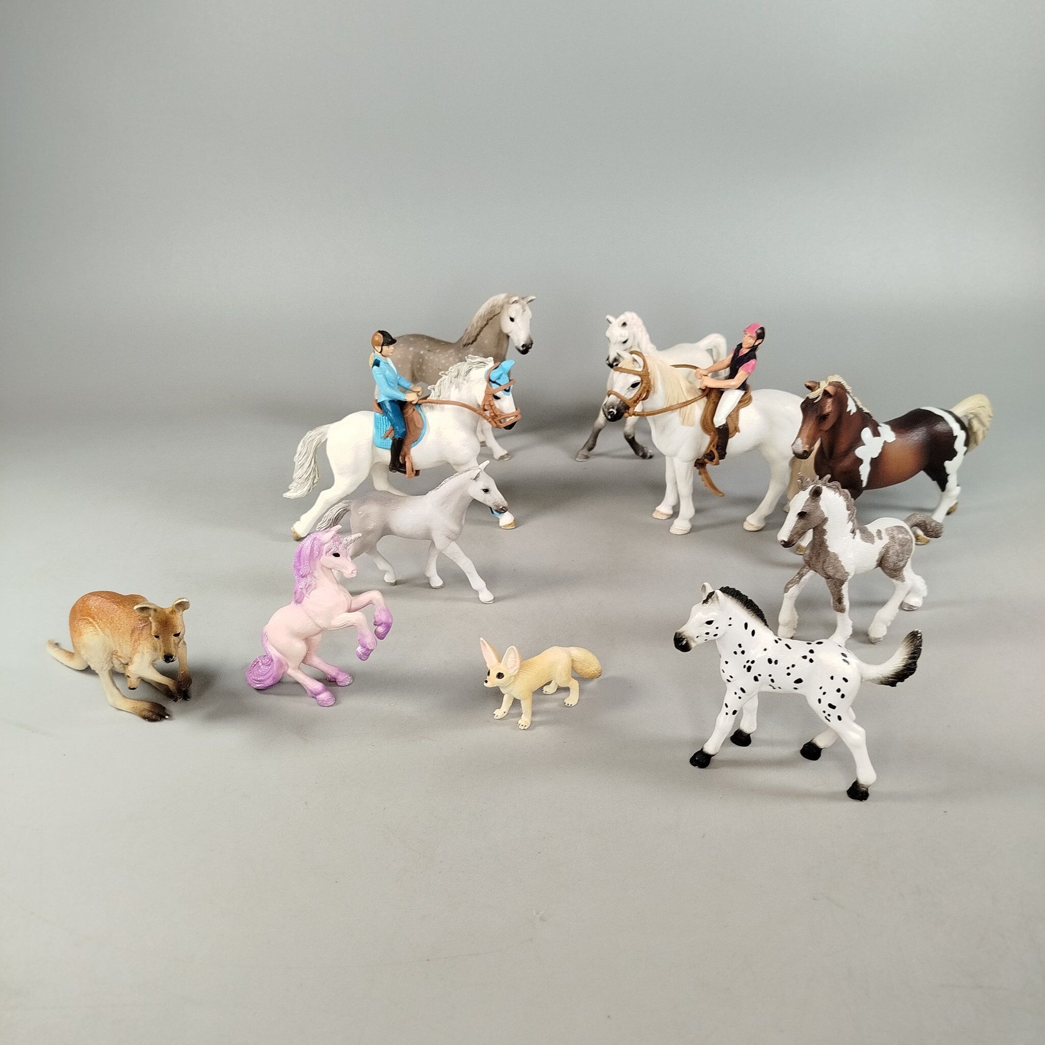 Schleich Bundle Reiterhof Set von 13 Tiere & Reiter