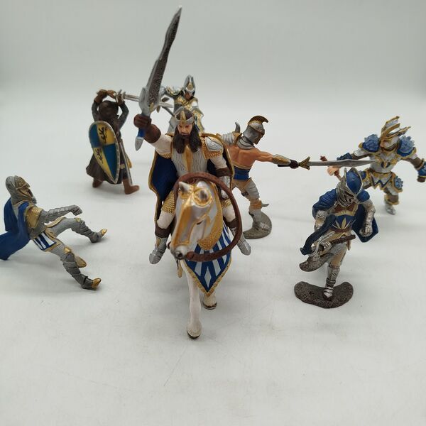 Schleich Bundle Ritter 8x Figuren mit Waffen & Schildene | multicolored, image 2 of 2