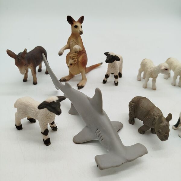 Schleich Bundle set von 14 Tierfiguren | multicolored, image 1 of 2