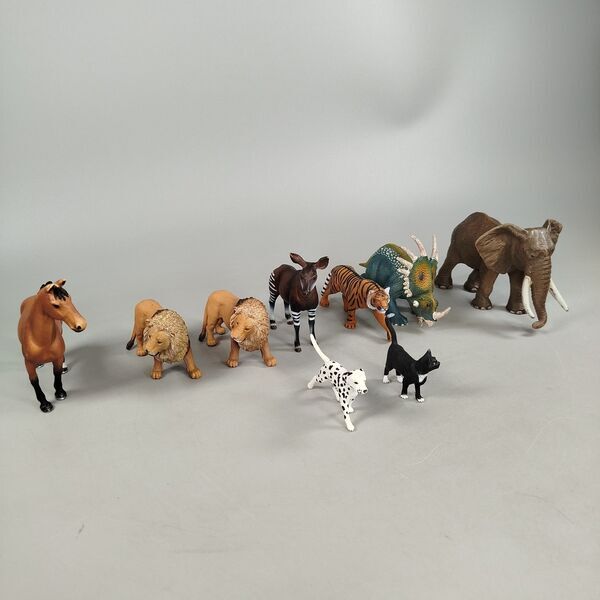 Schleich Animal & Dinosaur Bundle Set of 9 Figures | multicoloured, image 2 of 3