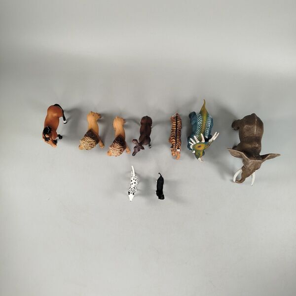 Schleich Animal & Dinosaur Bundle Set of 9 Figures | multicoloured, image 3 of 3