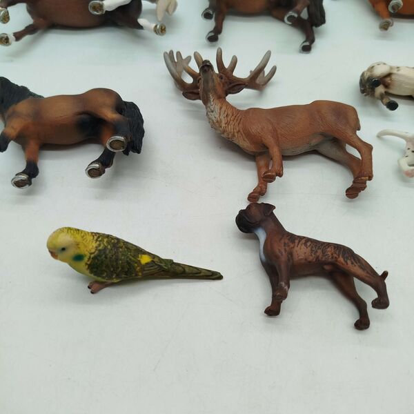 Schleich Bundle Tierfiguren Set von 9 Pferde, Reh, Hunde & Vogele | multicolored, image 1 of 3
