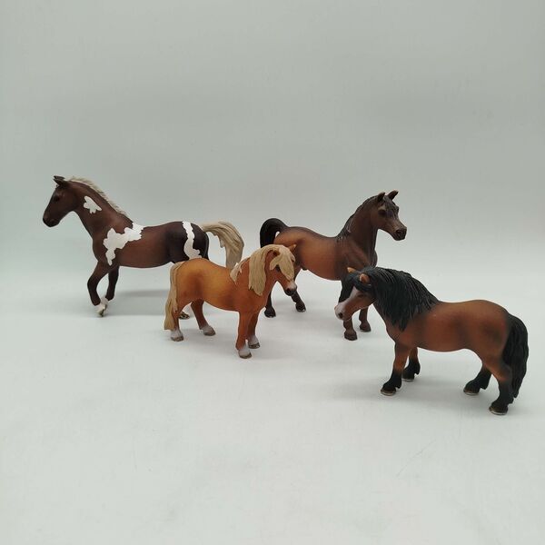 Schleich Bundle Tierfiguren Set von 9 Pferde, Reh, Hunde & Vogele | multicolored, image 3 of 3