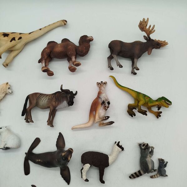 Schleich Bundle Tierfiguren Set von 17e | mehrfarbig, image 1 of 3