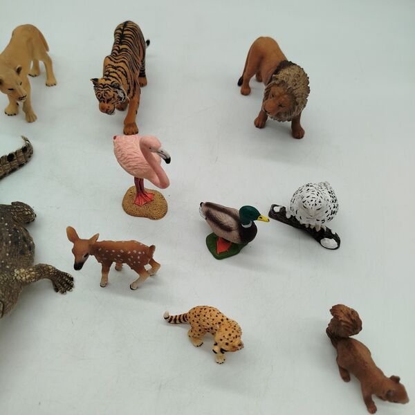 Schleich Bundle Wildnis set von 13 Tierfiguren | multicolored, image 2 of 3