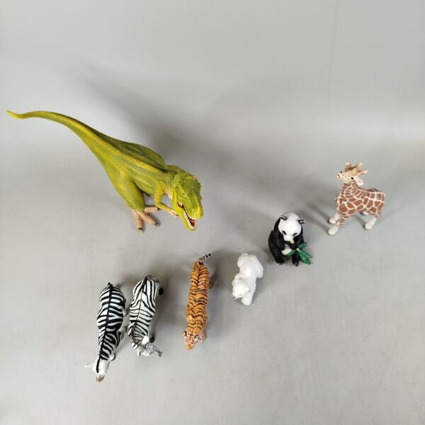 Schleich Bundle Wildtiere & Dinosaurier Set von 7 Figurene | mehrfarbig, image 1 of 2