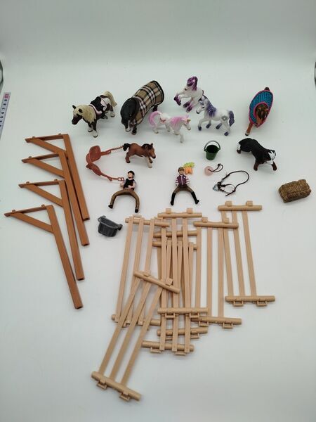 Schleich Figurenset - Pferde, Einhörner, ReiterInnen und Zubehör | mehrfarbig 1