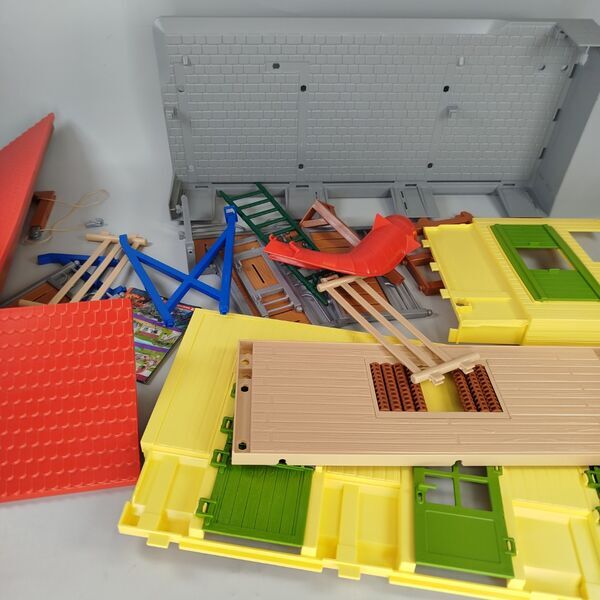 Schleich Großer Pferdestall 42344 – mit Wohnhaus, Figuren & Zubehör | mehrfarbig 3