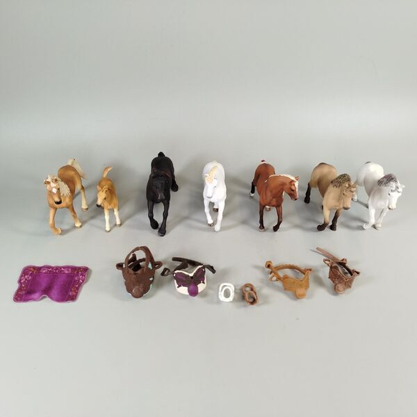 Schleich Pferde - Set von 7 Figuren & Accessoires | mehrfarbig 1