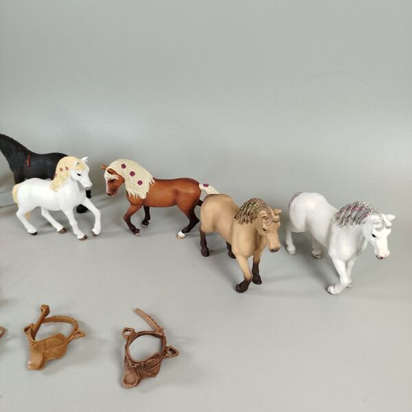 Schleich Pferde - Set von 7 Figuren & Accessoires | mehrfarbig 3