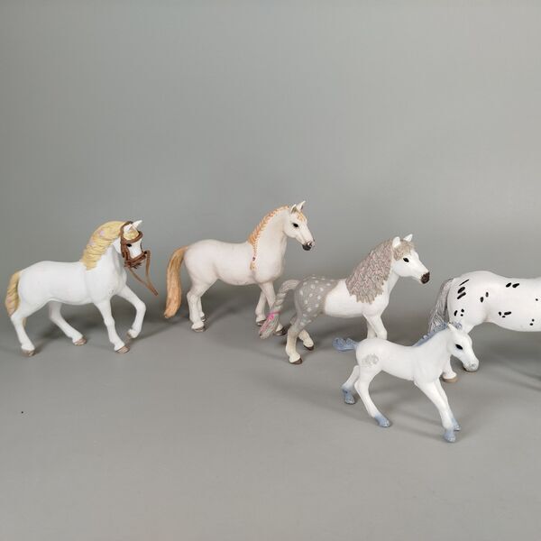Schleich Pferde Set von 8 Figuren | mehrfarbig 2