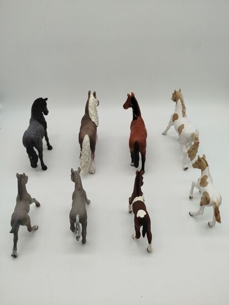 Schleich Pferdefiguren Set von 8 | multicolored 3